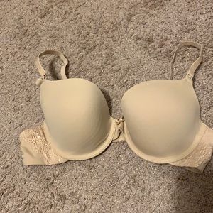 Motherhood maternity nursing bra. Like new. 36C  bin c c37
